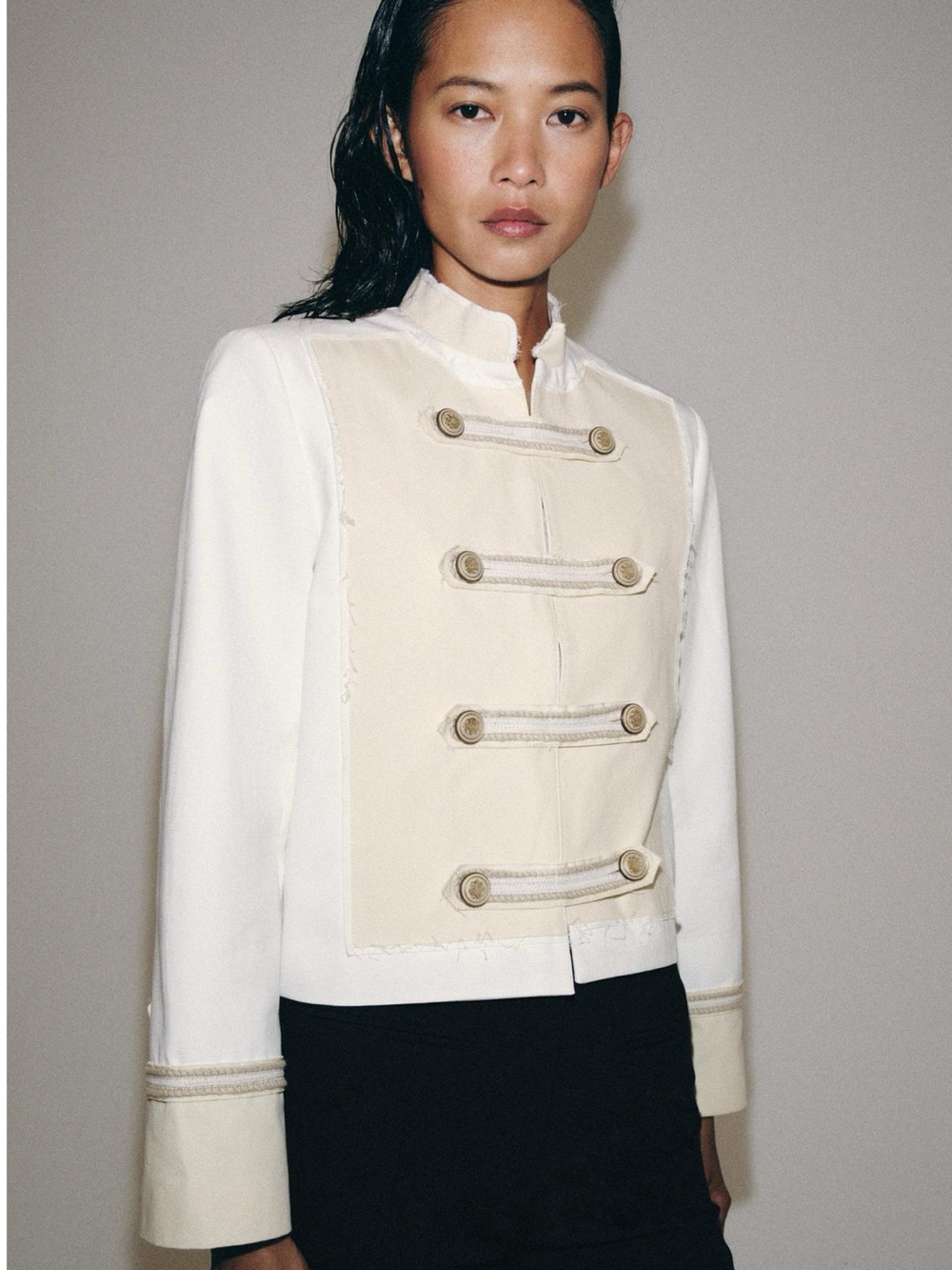 ZARA ZW Collection jacket featuring embossed gold button - Picture 3 of 15